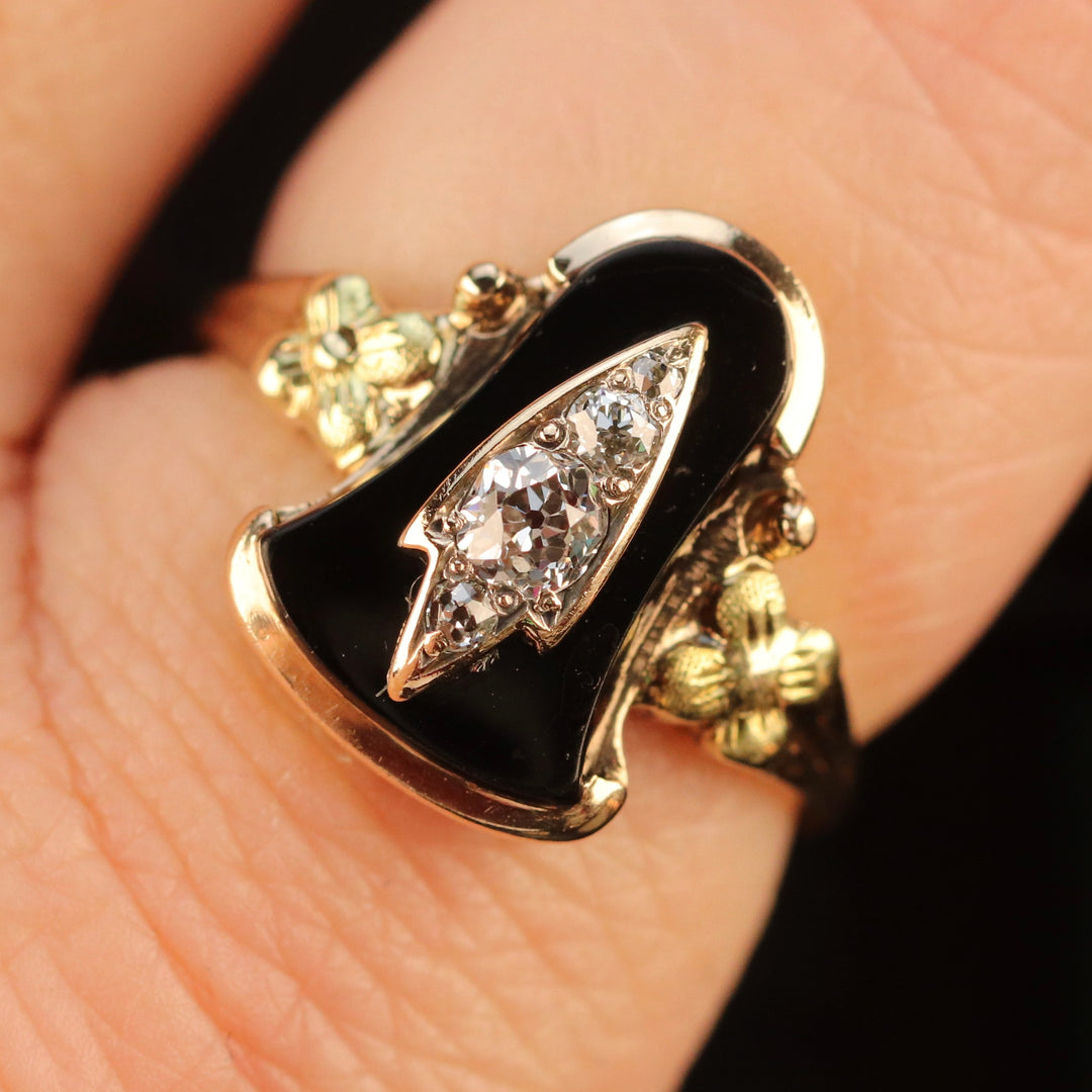 Incredible vintage OMC diamond onyx ring in yellow and green gold