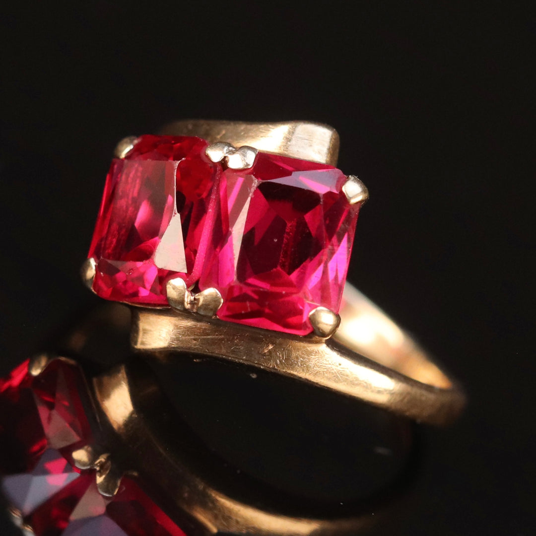 Vintage lab grown ruby toi et moi ring in yellow gold