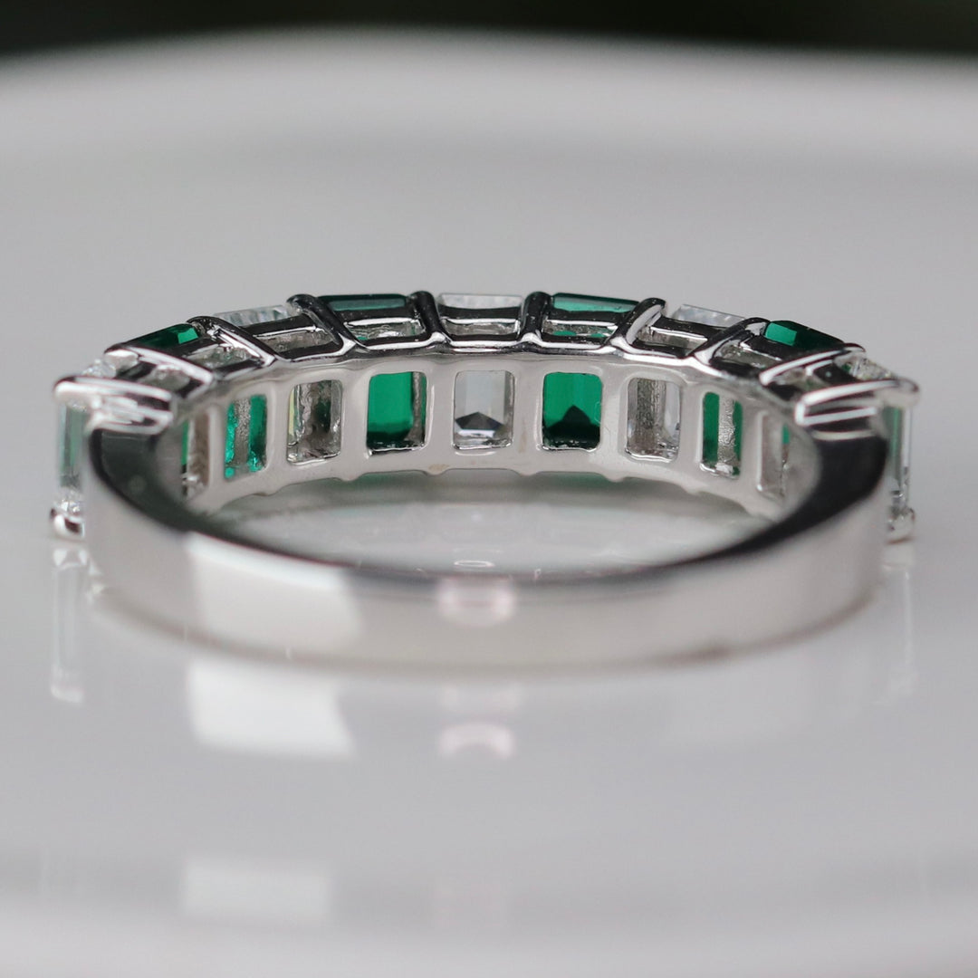 SPECIAL!! MANOR ROYAL: The Eugenie - Lab grown emerald and diamond ring in 14k white gold