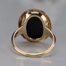 Load image into Gallery viewer, Classic onyx ring in yellow gold