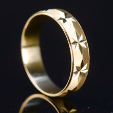 Load image into Gallery viewer, Vintage Art carved band in 14k yellow gold