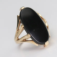 Load image into Gallery viewer, Vintage long and lean oval Onyx ring in yellow gold