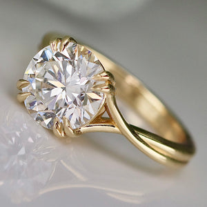 MANOR ROYAL: The Lilibet - 3.15ct lab grown F/VS1 diamond ring in 14k yellow gold