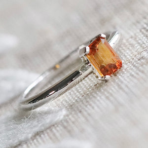 Citrine ring in white gold