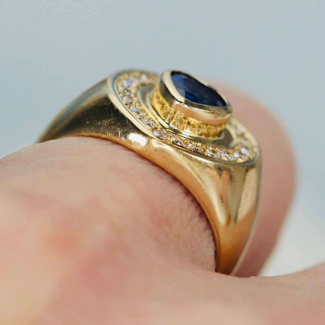 Estate Sapphire and diamond ring in 18k yellow gold