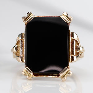 Vintage onyx tablet ring in yellow gold