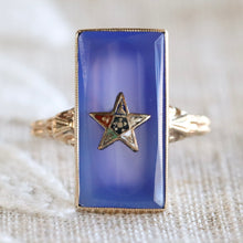 Load image into Gallery viewer, Vintage Eastern star chalcedony  ring in yellow gold