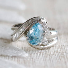 Load image into Gallery viewer, Estate Aquamarine and diamond ring in platinum