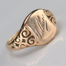 Load image into Gallery viewer, Vintage ‘Lillian’ signet ring in rose gold