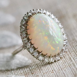 Magnificent vintage Opal and diamond ring in 14k white gold