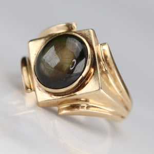 Heavy Vintage star sapphire ring in yellow gold