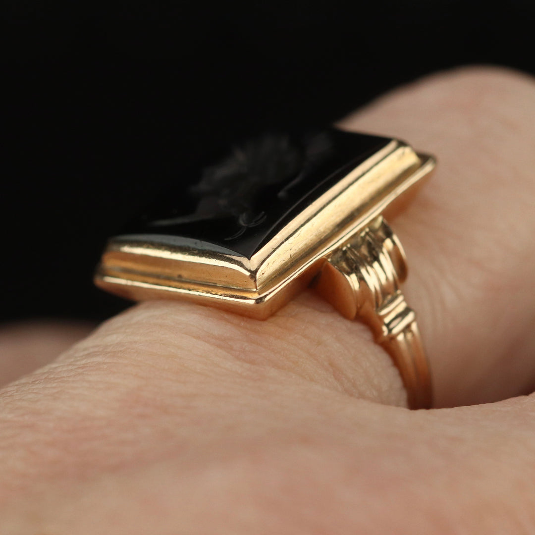 Vintage onyx intaglio ring in yellow gold