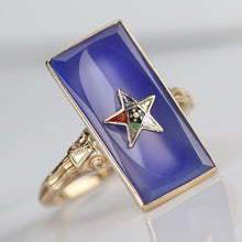 Load image into Gallery viewer, Vintage Eastern star chalcedony  ring in yellow gold