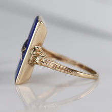 Load image into Gallery viewer, Vintage Eastern star chalcedony  ring in yellow gold