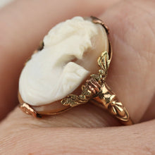 Load image into Gallery viewer, SALE!  Vintage yellow gold cameo ring