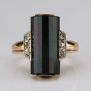 Barrel cut elegant onyx and diamond vintage ring in yellow gold from Manor Jewels