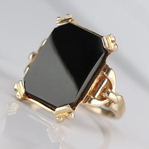 Vintage onyx tablet ring in yellow gold