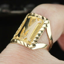 Load image into Gallery viewer, Vintage signet ring with letter M in yellow gold from Manor Jewels