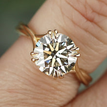 Load image into Gallery viewer, MANOR ROYAL: The Lilibet - 3.15ct lab grown F/VS1 diamond ring in 14k yellow gold