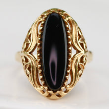 Load image into Gallery viewer, Pierced design vintage onyx ring in yellow gold