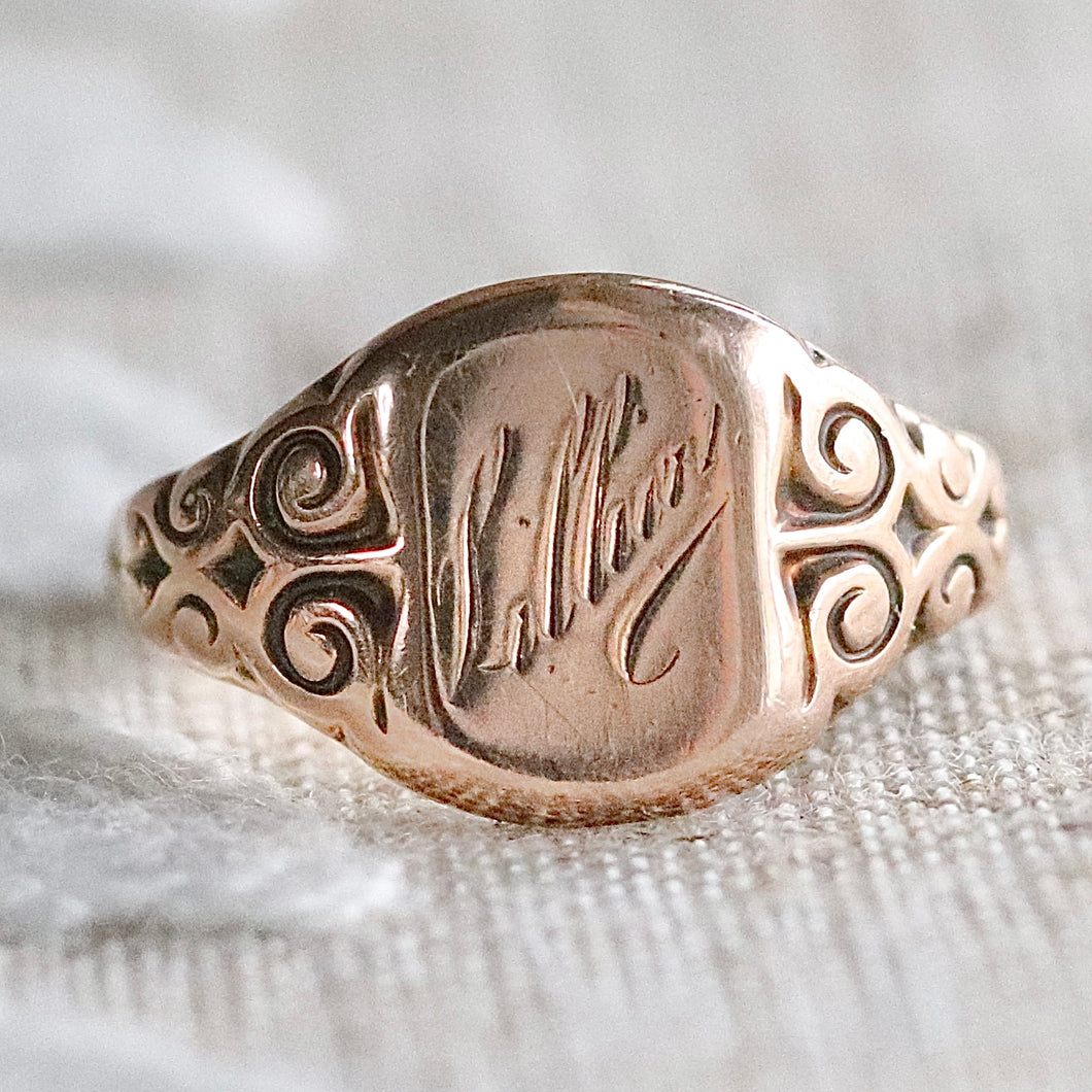 Vintage ‘Lillian’ signet ring in rose gold