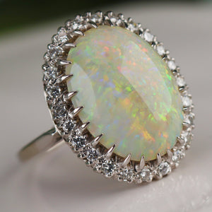 Magnificent vintage Opal and diamond ring in 14k white gold