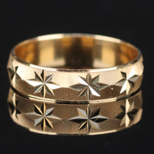 Load image into Gallery viewer, Vintage Art carved band in 14k yellow gold