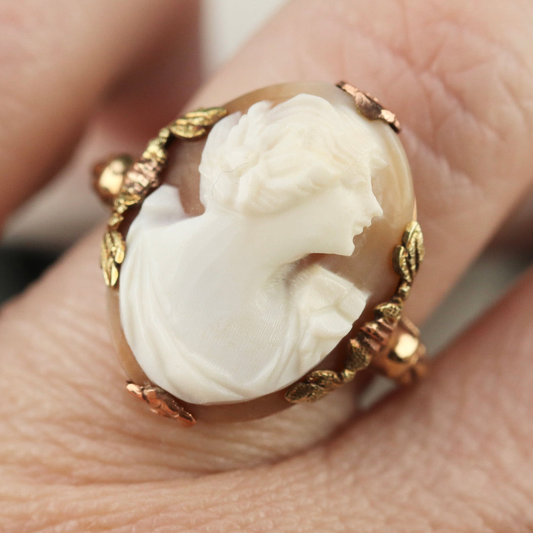 SALE!  Vintage yellow gold cameo ring