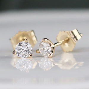 Lab grown .29ctw F-G/SI Diamond studs in 14k yellow gold