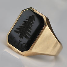 Load image into Gallery viewer, Vintage onyx tree intaglio ring in yellow gold