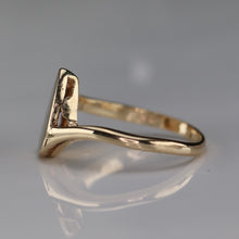 Load image into Gallery viewer, Vintage pear shaped signet ring in 14k yellow gold