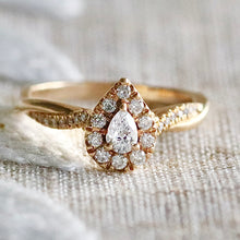 Load image into Gallery viewer, Pear shape diamond cluster ring in 14k yellow gold