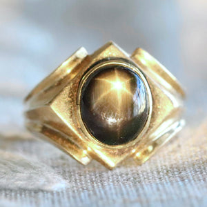 Heavy Vintage star sapphire ring in yellow gold