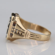 Load image into Gallery viewer, Ostby Barton vintage onyx B ring in yellow gold