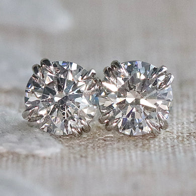 MANOR ROYAL: Lab grown 3.82ctw certed F/VS1 Ideal Diamond studs in 14k white gold