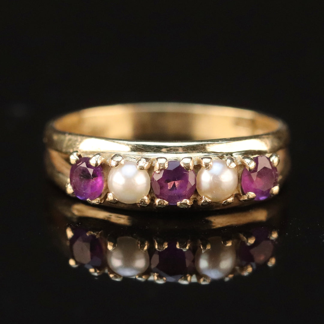 Vintage amethyst and pearl ring in yellow gold