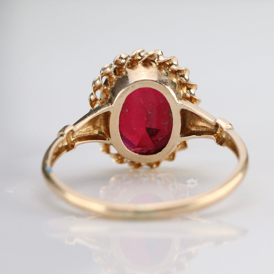 Vintage red paste ring in yellow gold