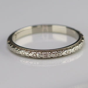 18k white gold orange blossom patterned band