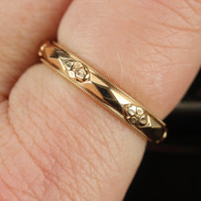 Load image into Gallery viewer, Vintage gold band ring with orange blossom pattern by Art Carved from Manor Jewels.