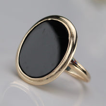 Load image into Gallery viewer, Classic onyx ring in yellow gold