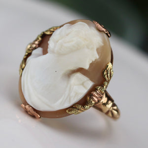 SALE!  Vintage yellow gold cameo ring