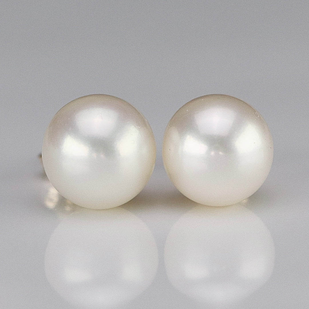 Classic pearl studs in 14k yellow gold