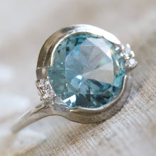 Load image into Gallery viewer, Large blue spinel in white gold ring