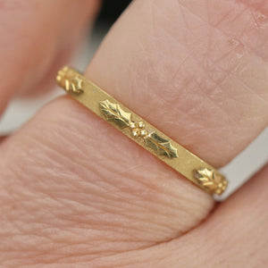 David Klass 18k yellow gold holly band