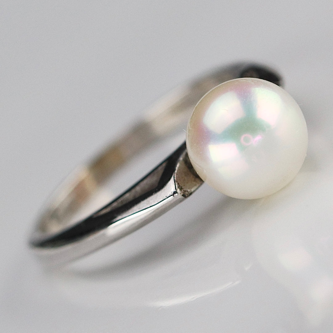 Vintage Pearl ring in white gold