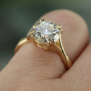 MANOR ROYAL: The Lilibet - 3.15ct lab grown F/VS1 diamond ring in 14k yellow gold