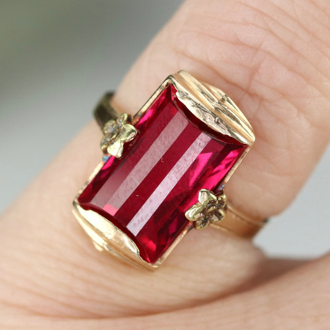 Vintage synthetic ruby ring in yellow gold