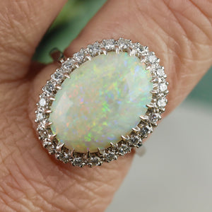 Magnificent vintage Opal and diamond ring in 14k white gold