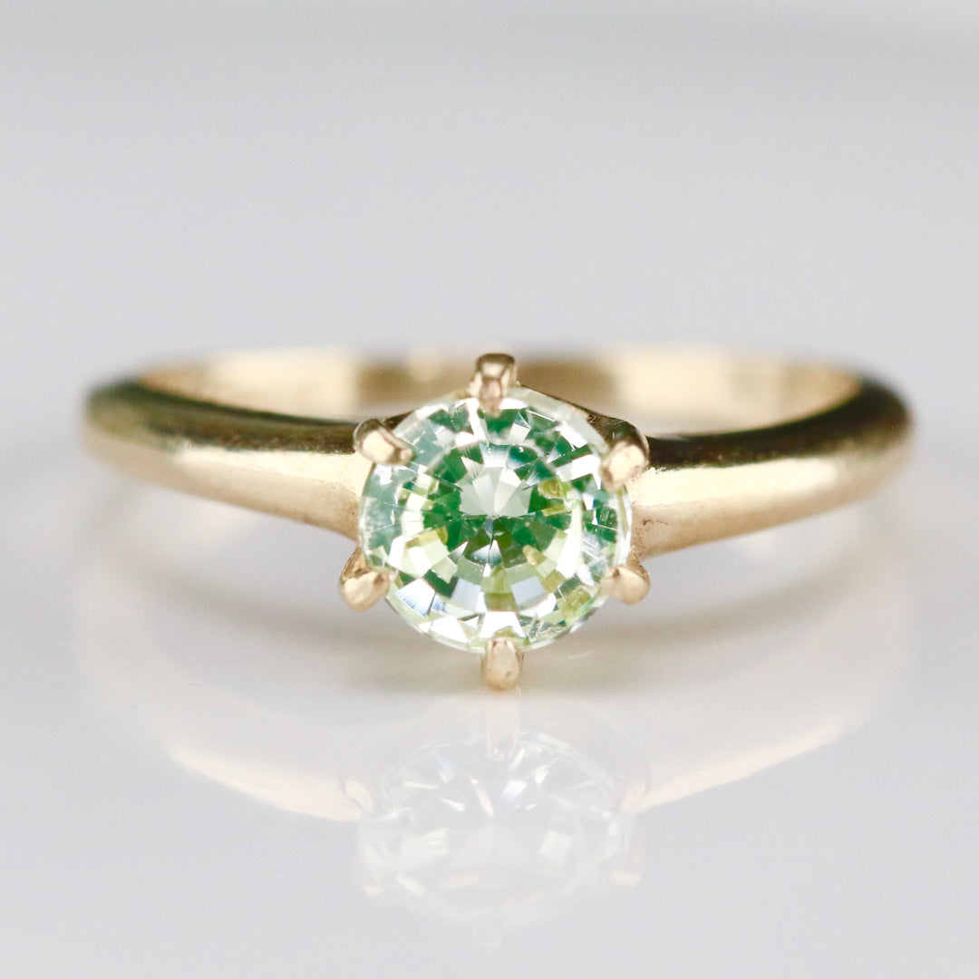 Vintage green spinel solitaire ring in yellow gold