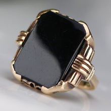 Load image into Gallery viewer, Heavy vintage onyx ring in yellow gold